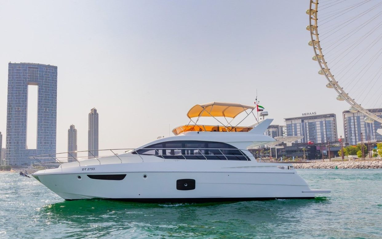 Yacht Sky Walker Ace