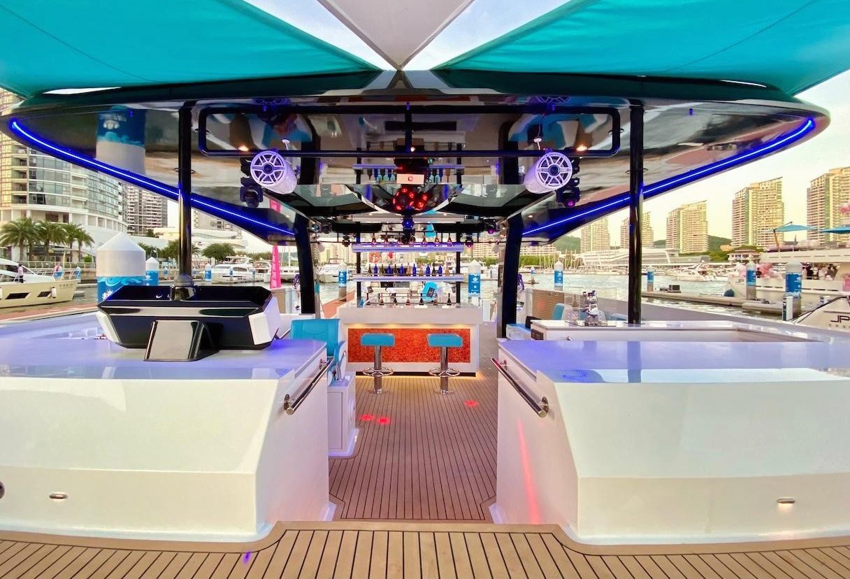 Catamaran Ozone — photo 10