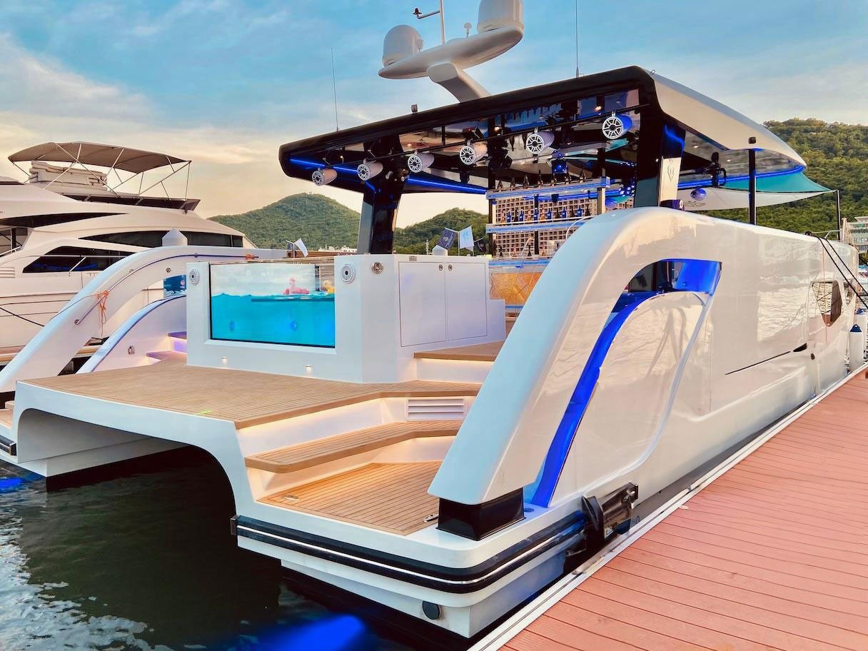 Catamaran Ozone — photo 3