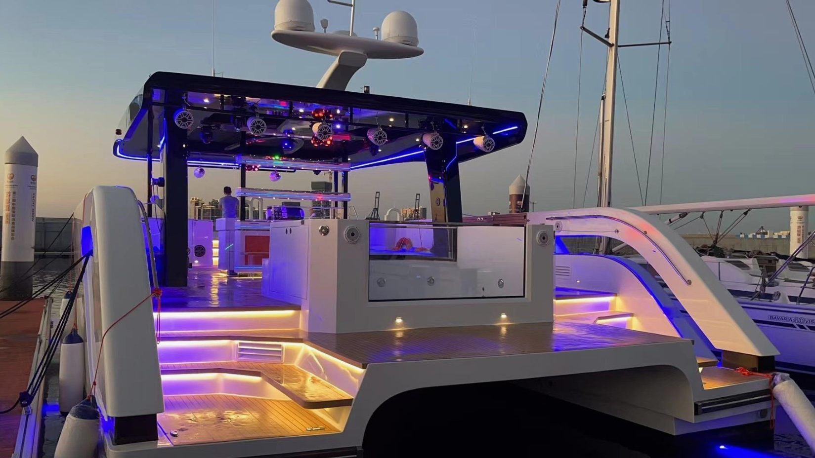 Catamaran Ozone — photo 4