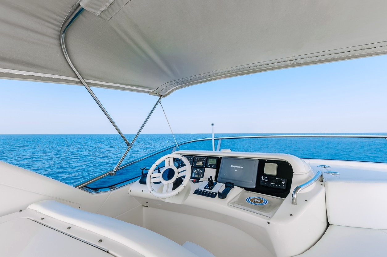 Azimut 8ofUs — photo 3
