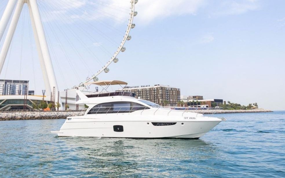 Yacht Sky Walker Axa